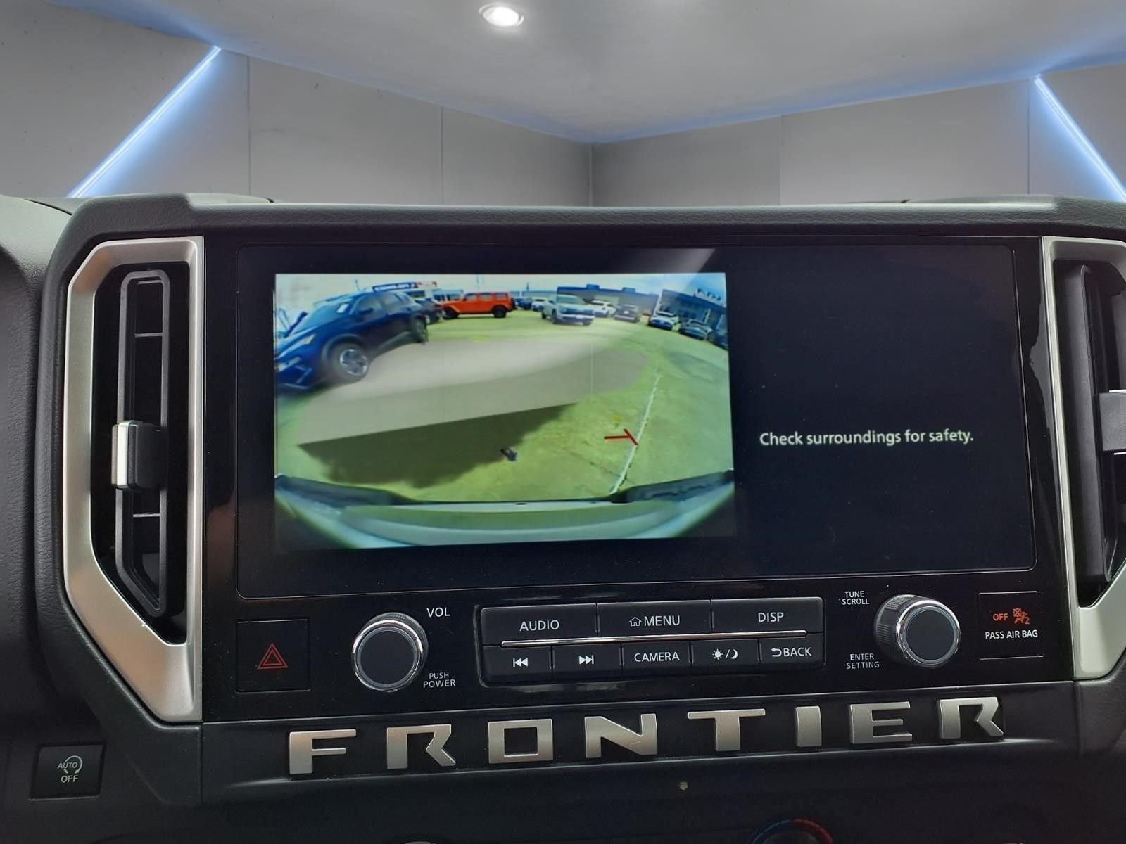 2025 Nissan Frontier SV