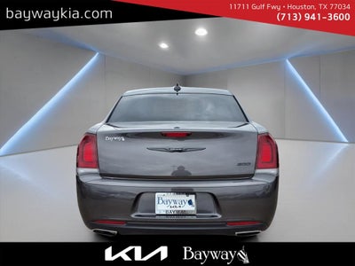 2023 Chrysler 300 Touring