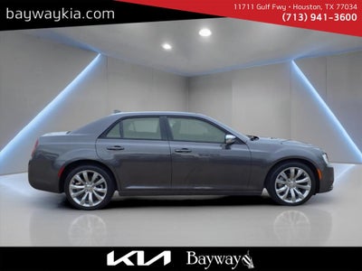 2023 Chrysler 300 Touring