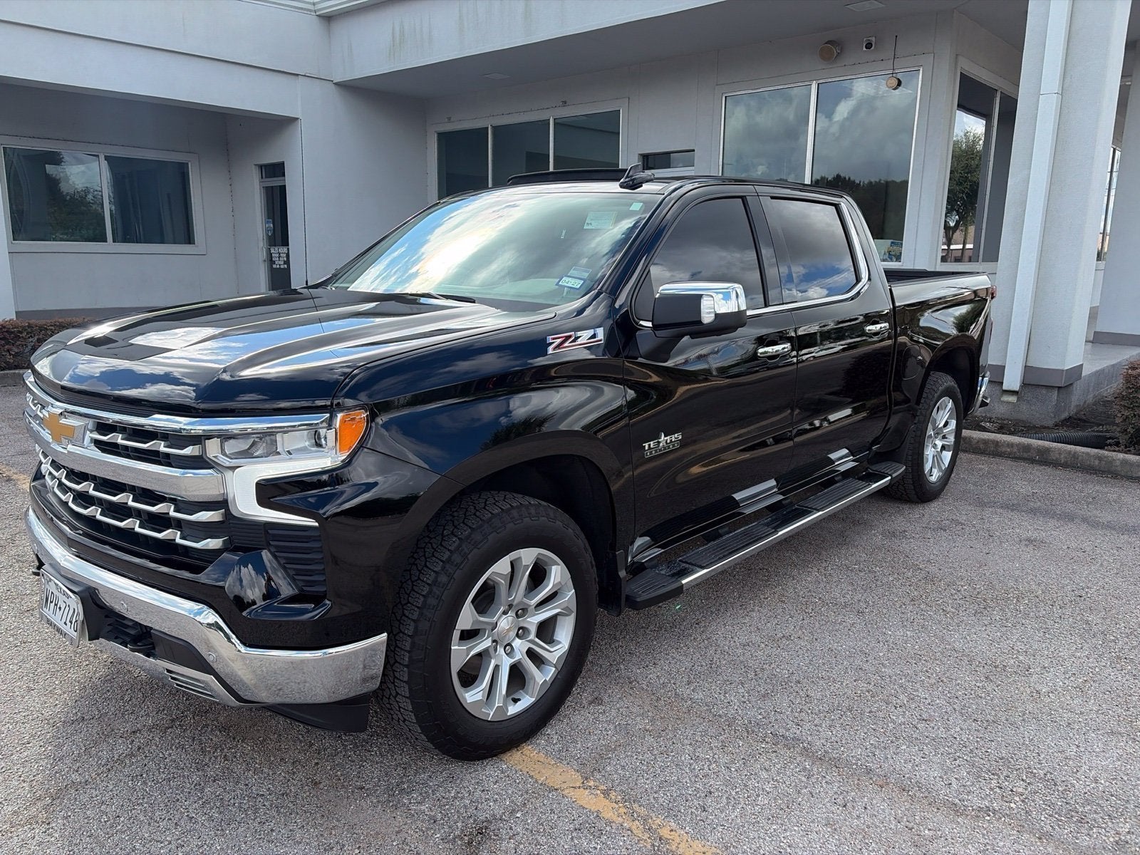 2025 Chevrolet Silverado 1500 LTZ