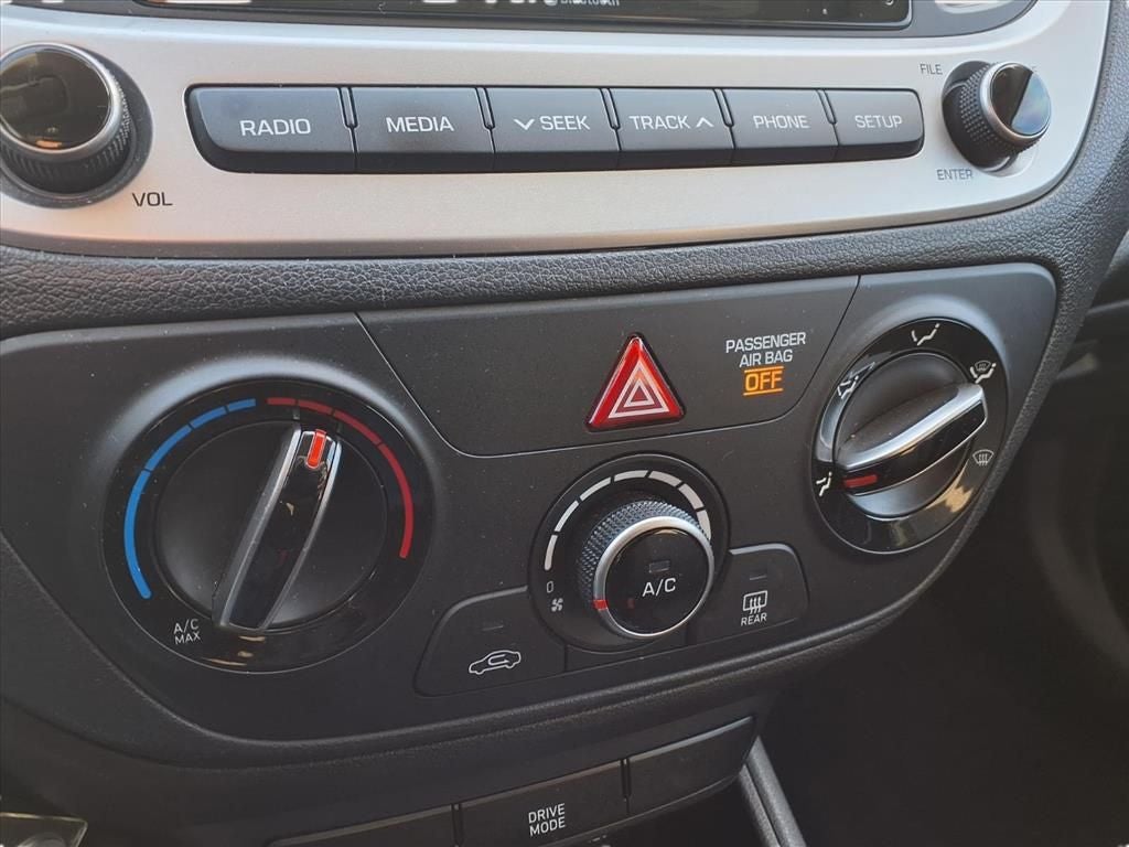 2022 Hyundai Accent SE