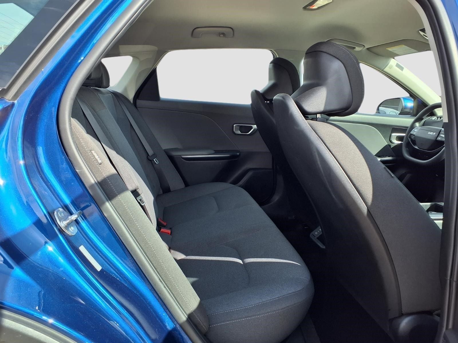 2025 Kia K4 LXS - Photo 12