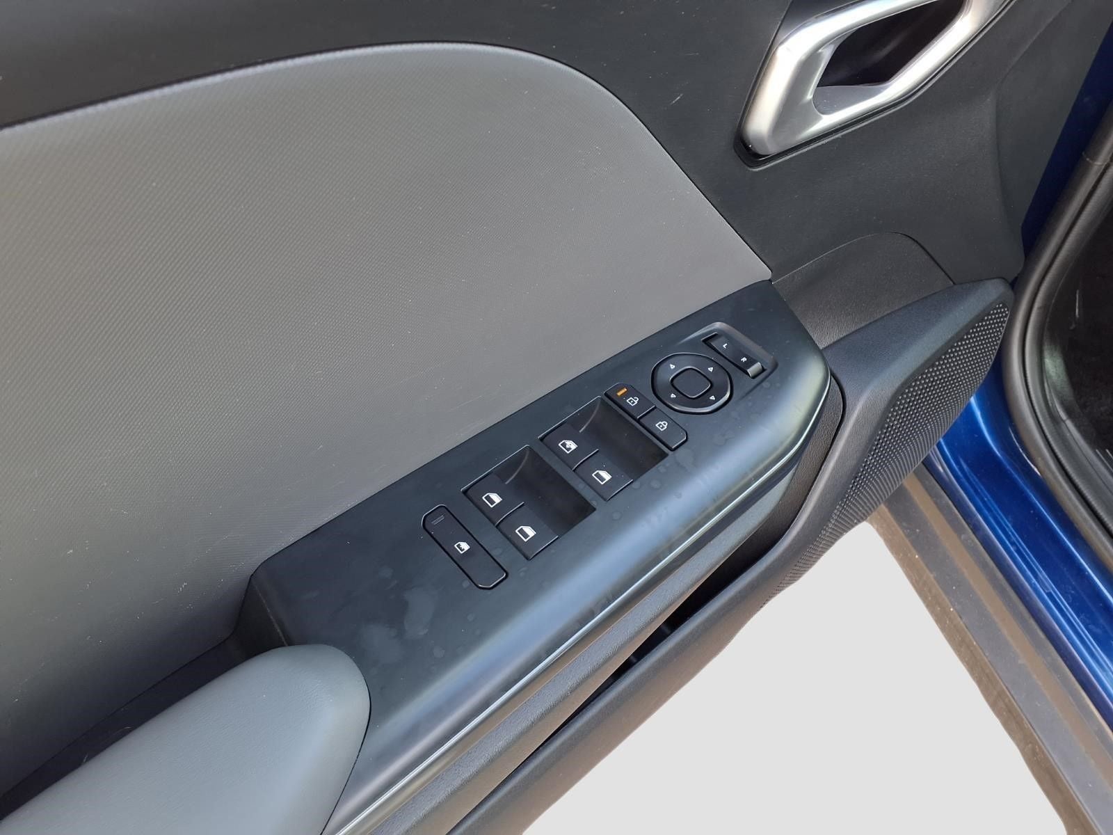 2025 Kia K4 LXS - Photo 17