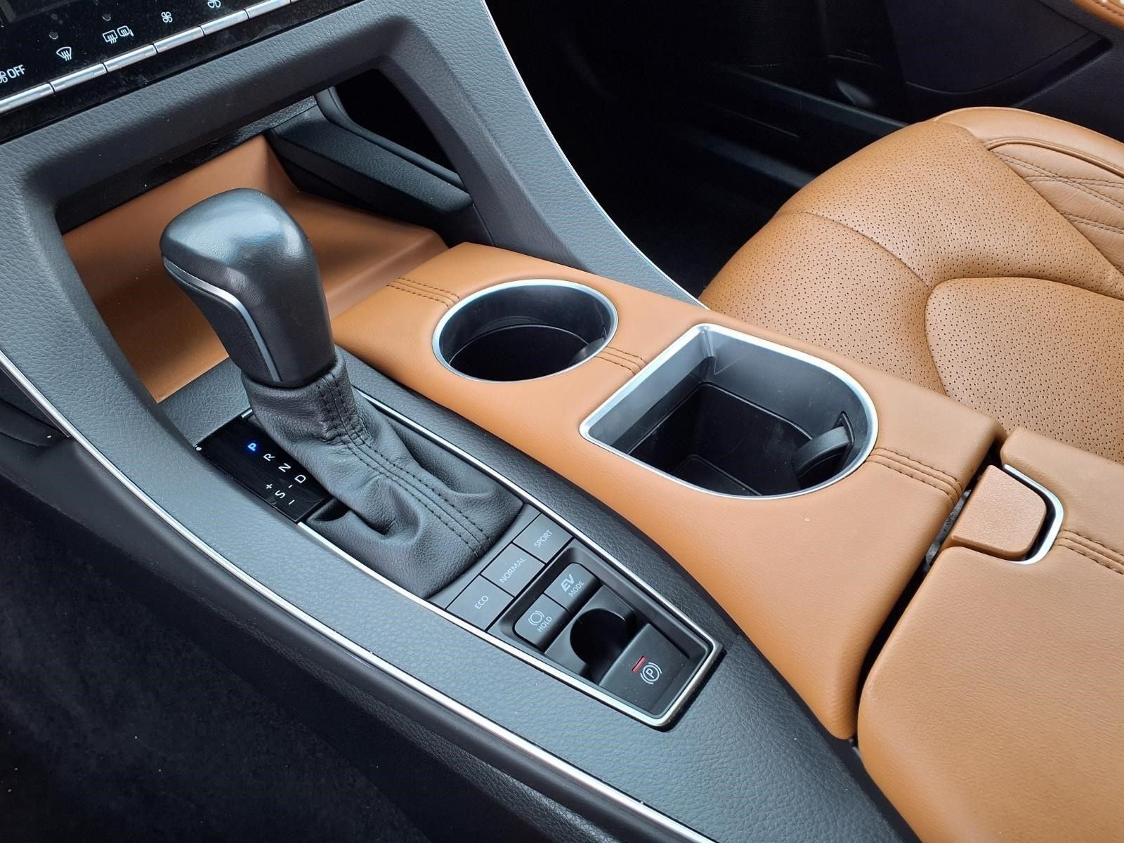 2022 Toyota Avalon Hybrid Limited