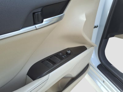 2022 Toyota Camry Hybrid XLE