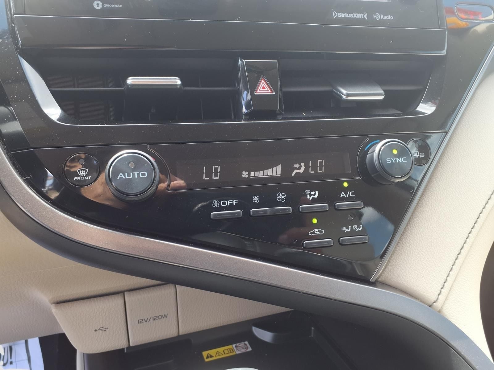 2022 Toyota Camry Hybrid XLE