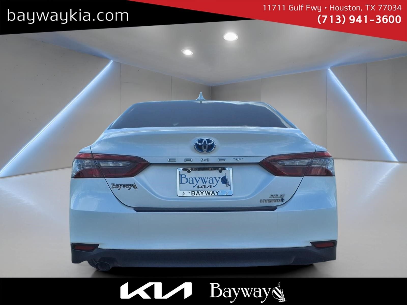 2022 Toyota Camry Hybrid XLE