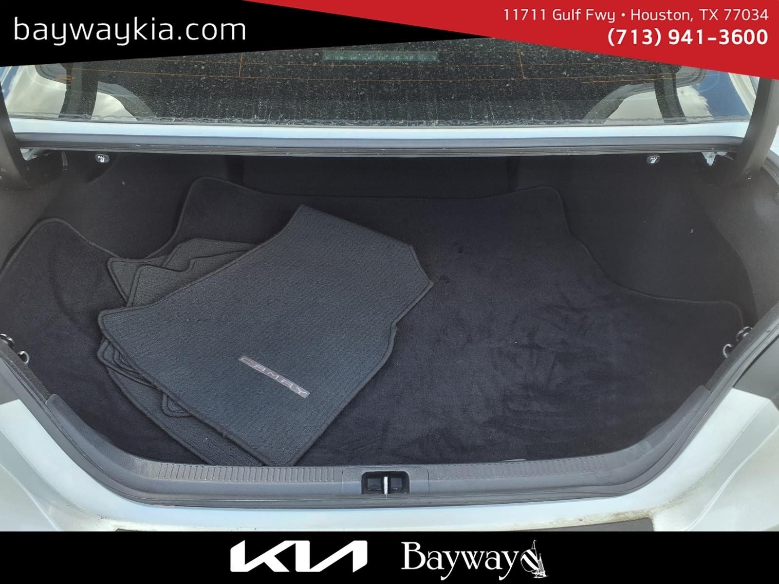 2022 Toyota Camry Hybrid XLE