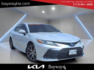 2022 Toyota Camry Hybrid XLE