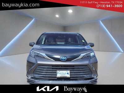 2024 Toyota Sienna XLE 7 Passenger