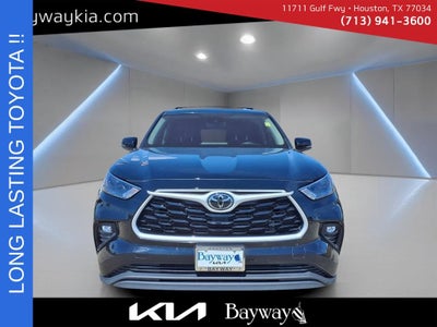 2024 Toyota Highlander LE