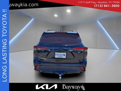 2024 Toyota Highlander LE