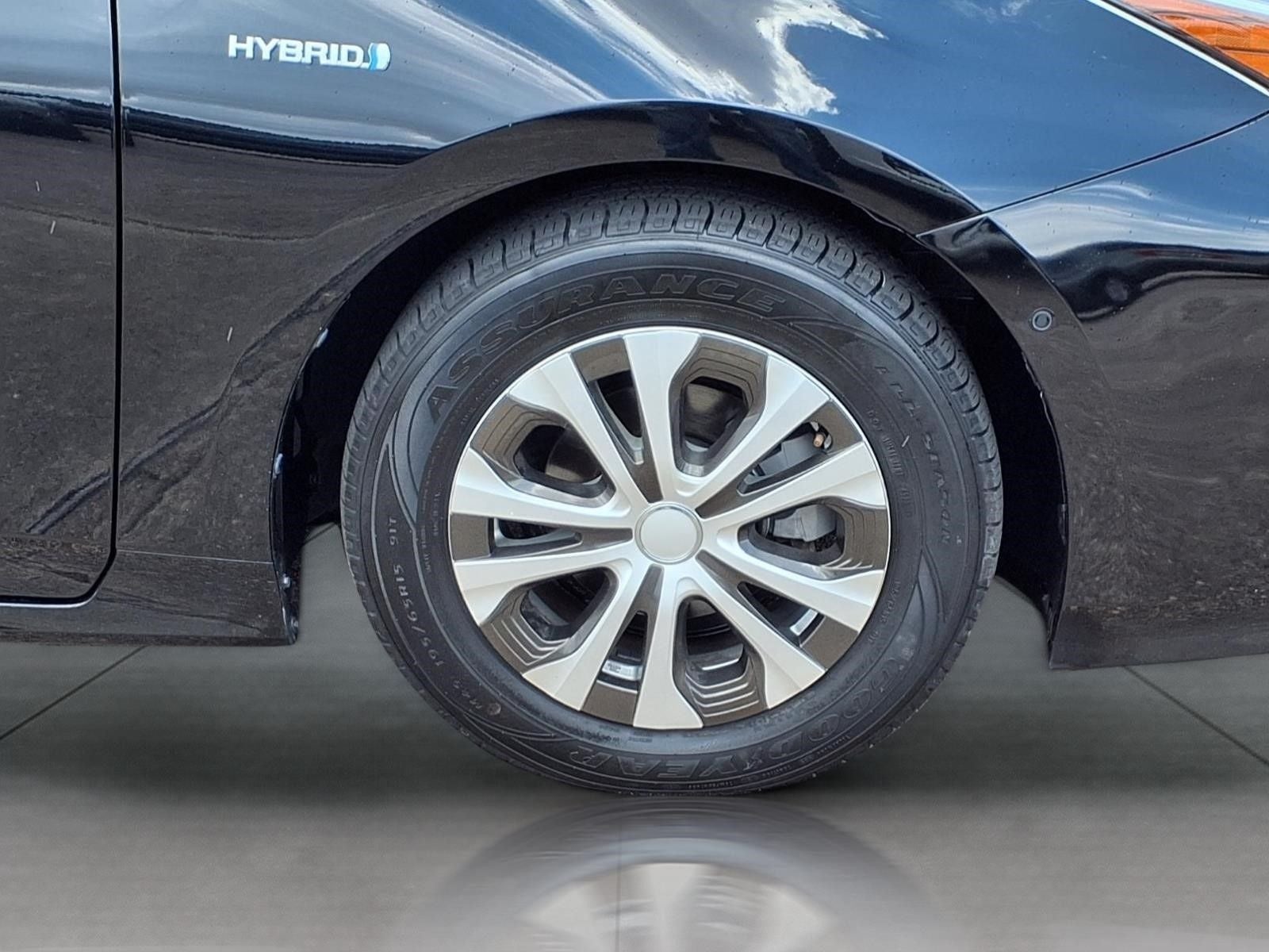 2022 Toyota Prius LE