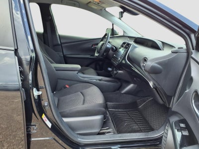 2022 Toyota Prius LE