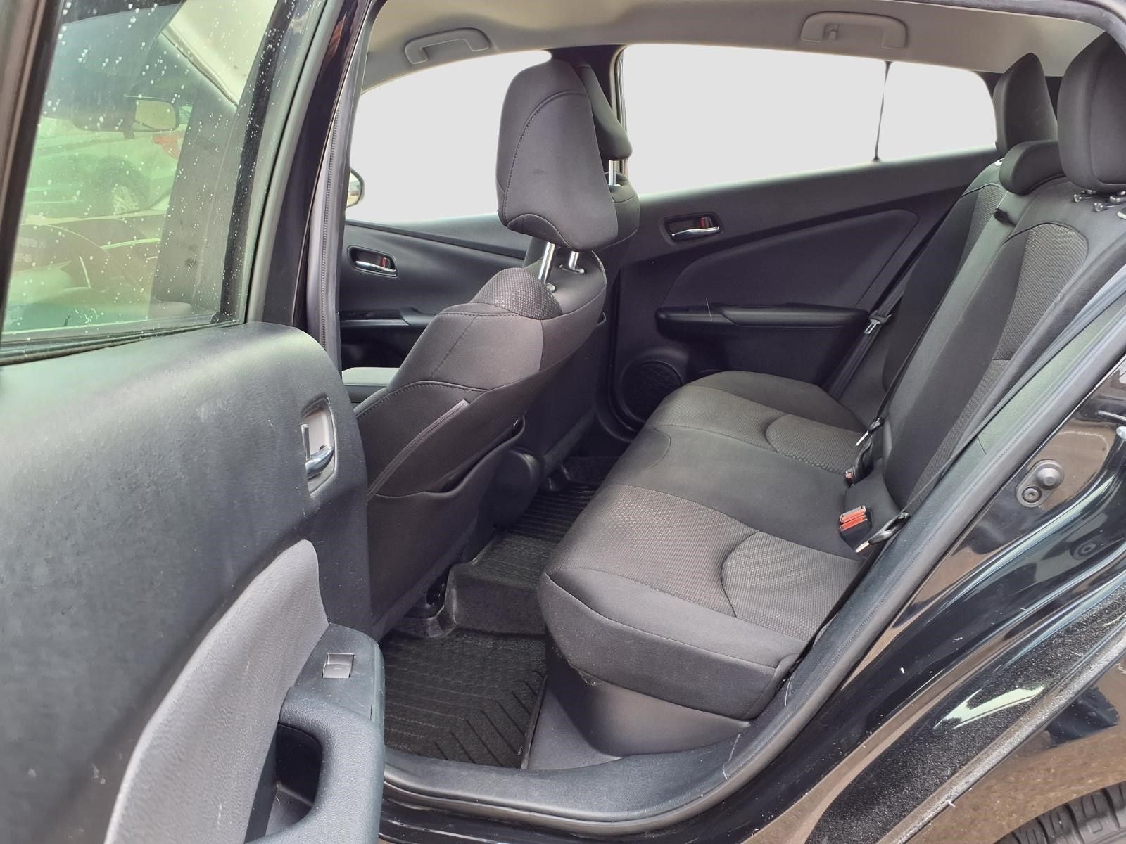 2022 Toyota Prius LE