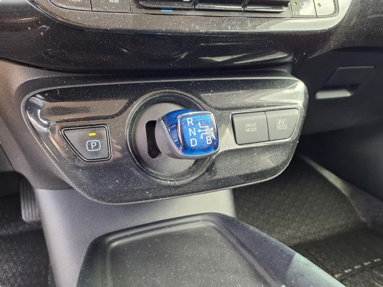 2022 Toyota Prius LE
