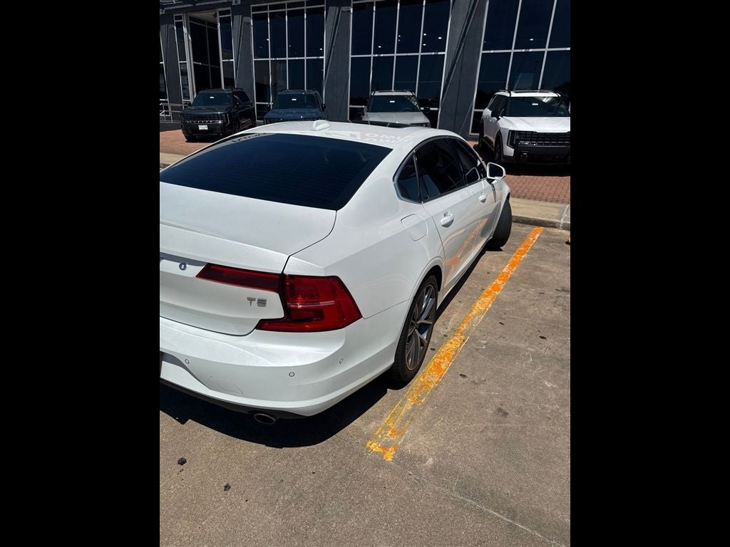 2018 Volvo S90 T5 Momentum