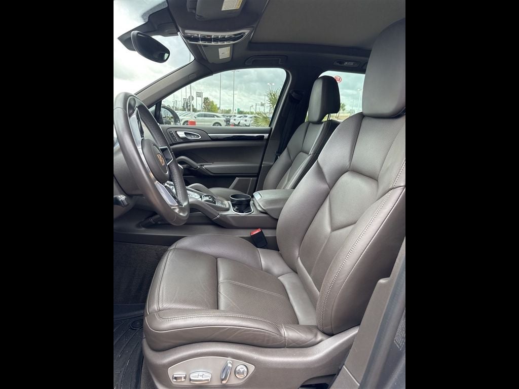 2017 Porsche Cayenne Base