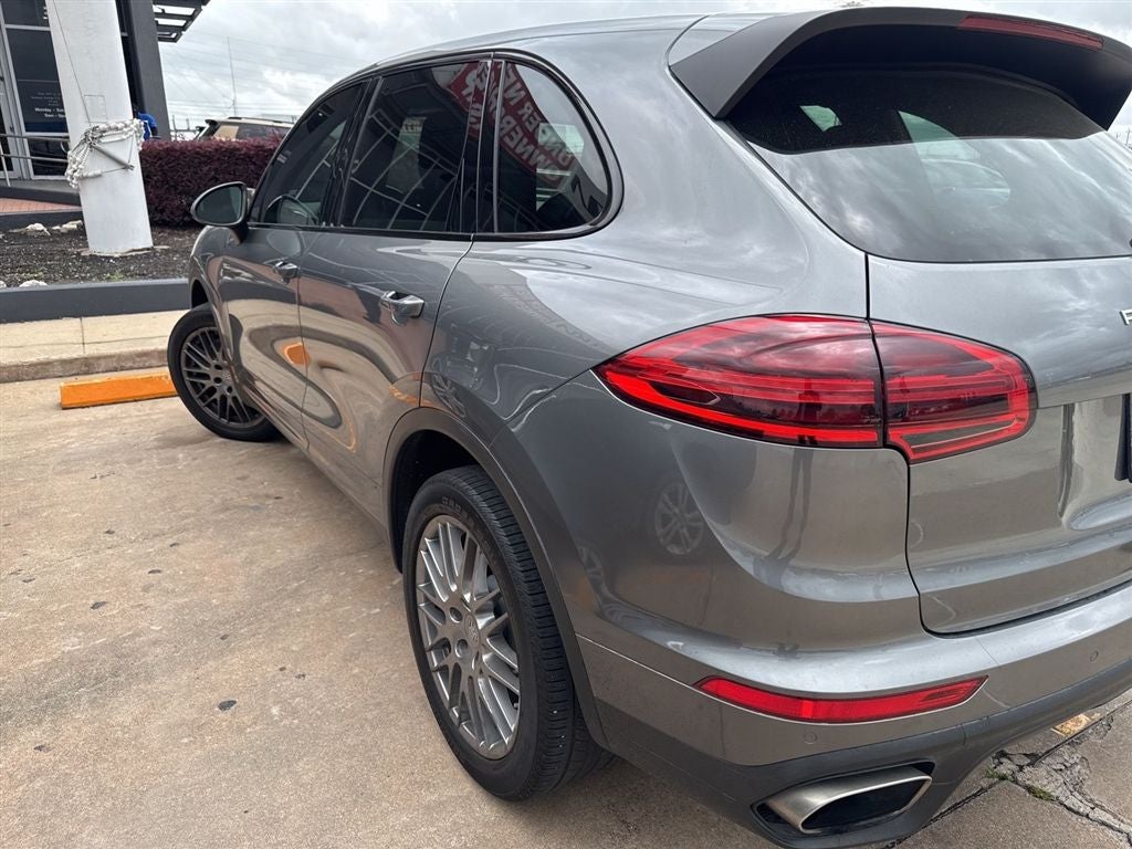 2017 Porsche Cayenne Base