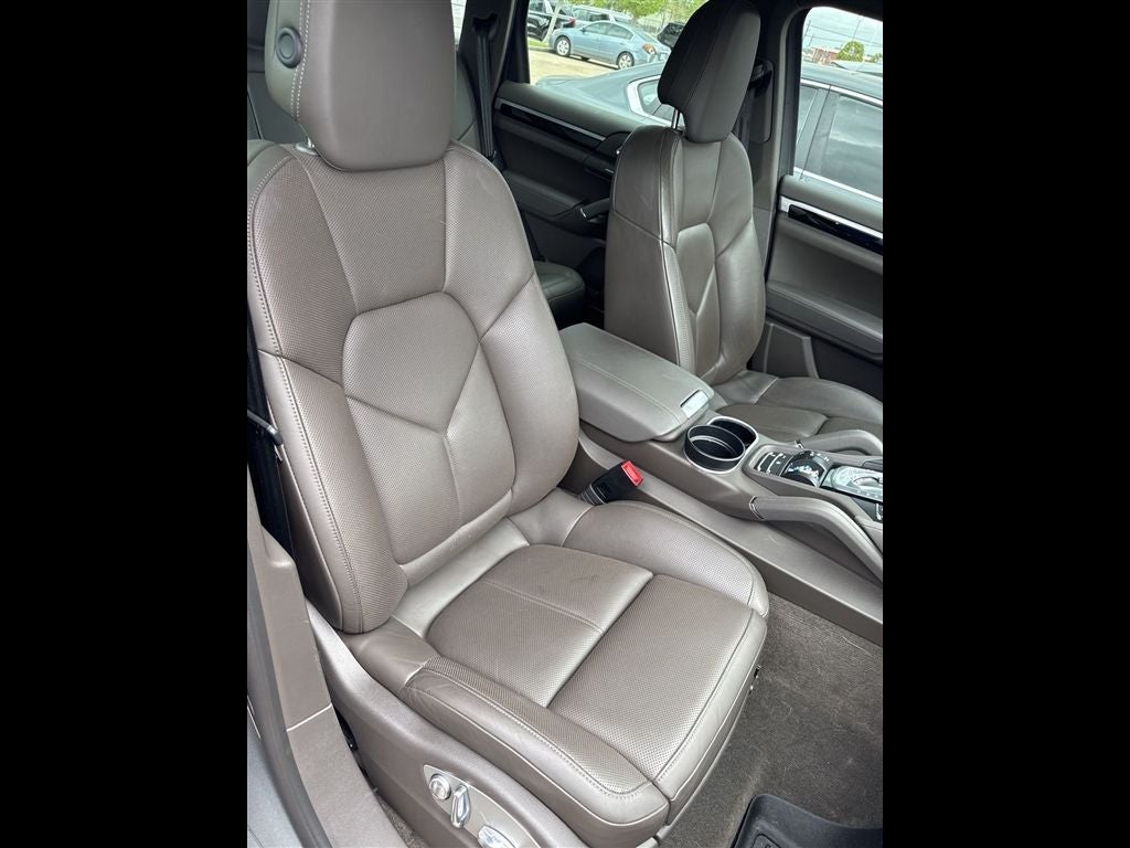 2017 Porsche Cayenne Base